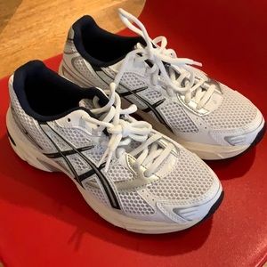 Women’s Asics Gel 1130 Size 5.5